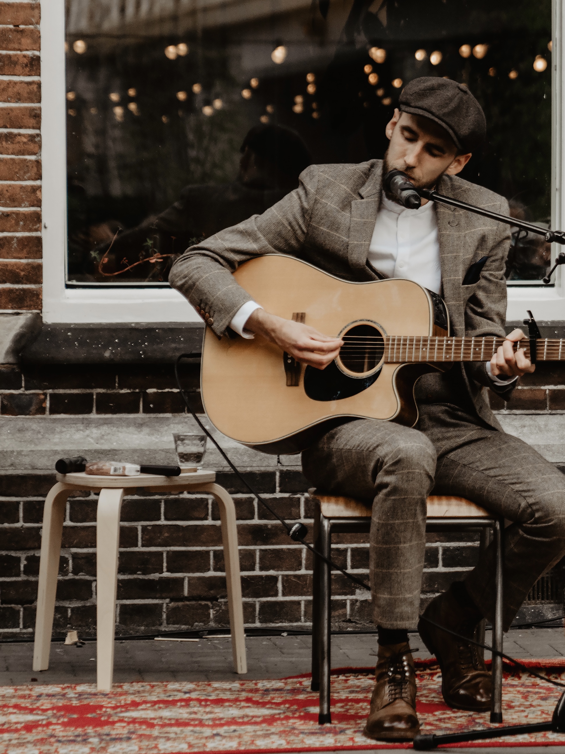 Olmo guitar